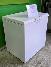 Load image into Gallery viewer, EcoSmart Appliances - Whirlpool WH2010 A+ Freestanding Chest Freezer White 204 L - Freezers (204 L, 15 kg/24h, SN-T, A+, White)