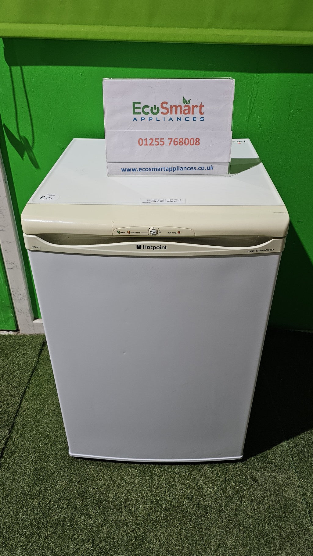 EcoSmart Appliances - Hotpoint 55cm Wide Under Counter Freezer white (1261)