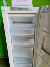 Load image into Gallery viewer, EcoSmart Appliances - SIEMENS GS24NV23GB iQ300 Upright Frost Free Freestanding Freezer (1423)
