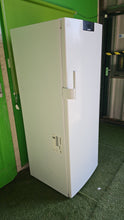 Load image into Gallery viewer, EcoSmart Appliances - Siemens Frost Free Tall Freezer (1167)
