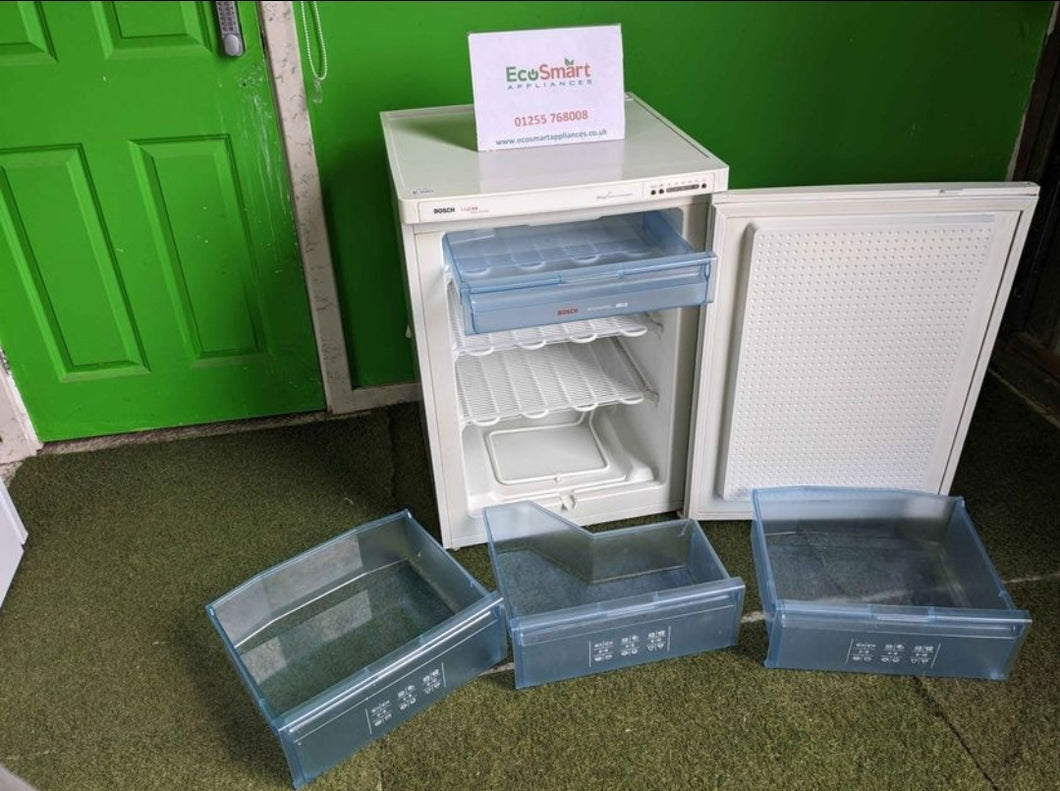 EcoSmart Appliances - Bosch Logixxx 60cm Wide Under Counter Freezer (1369)